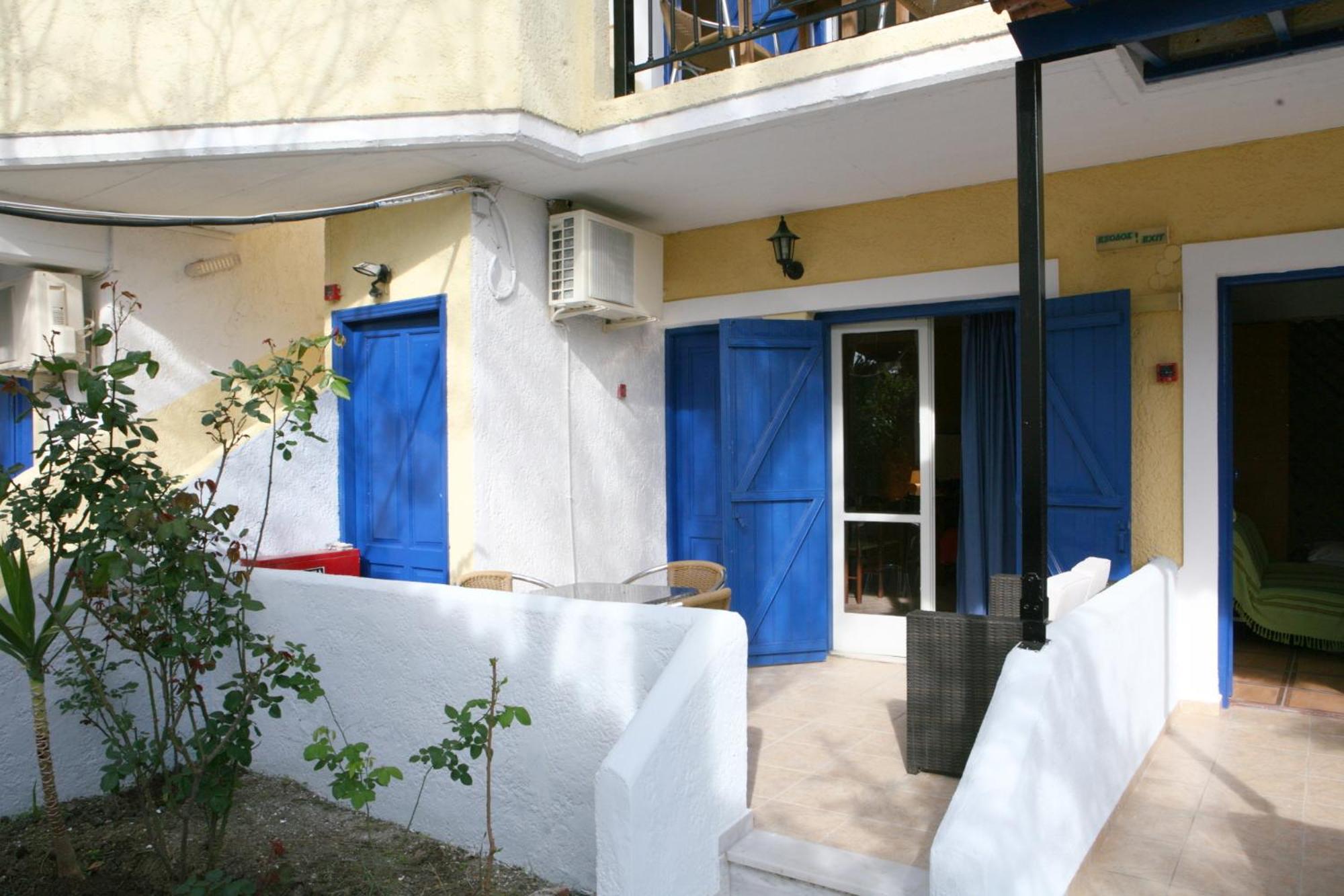 9 Musses Hotel Apartments Skala Mistegnon Quarto foto
