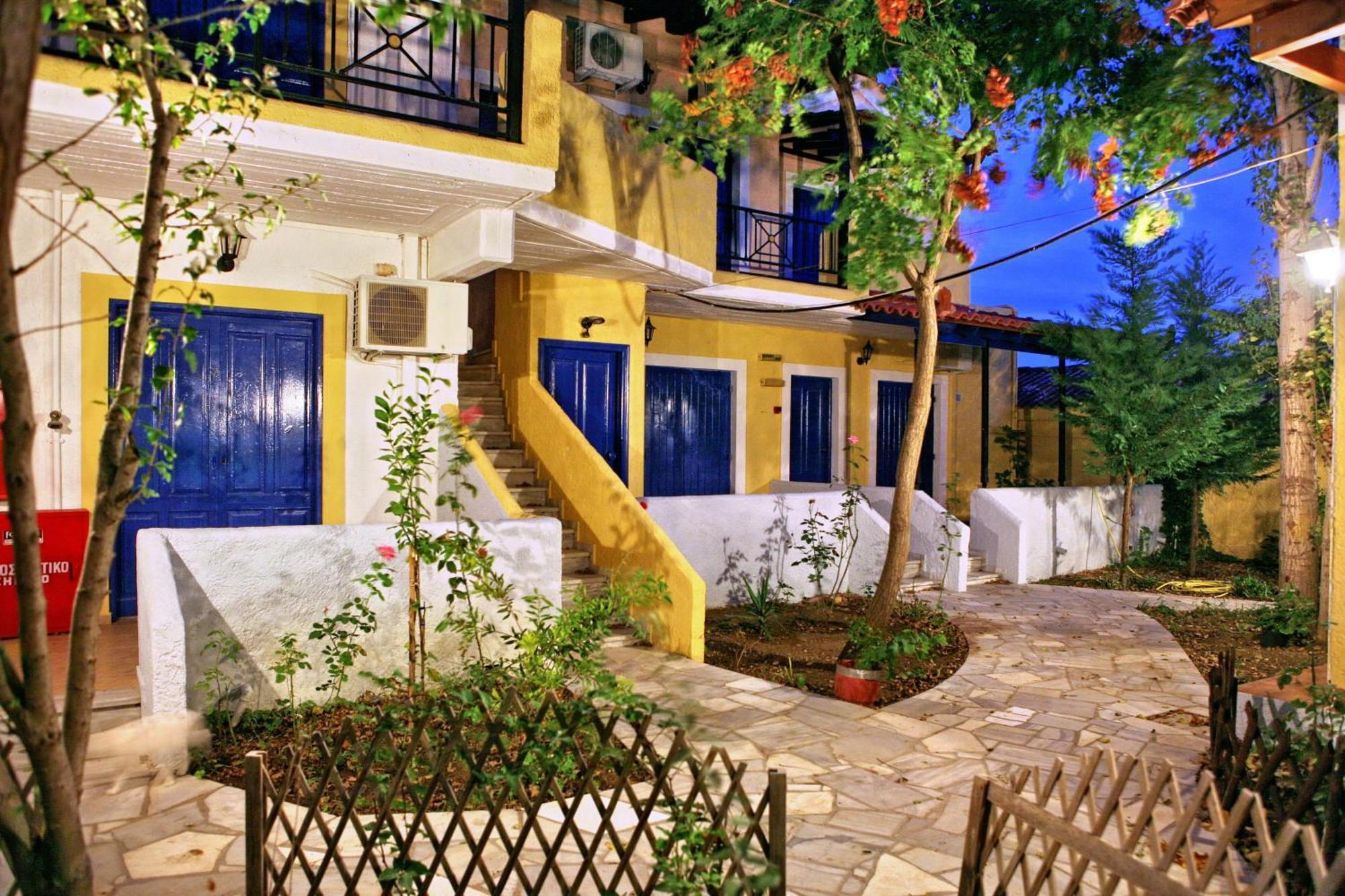 9 Musses Hotel Apartments Skala Mistegnon Quarto foto